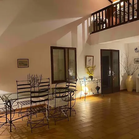 Semesterbostad Maison Avec Un Grand Jardin Proche *